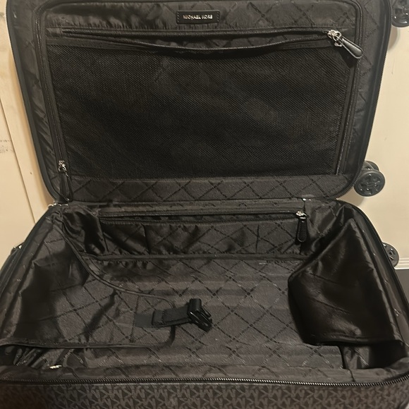 Michael Kors travel suitcase - Picture 7 of 10